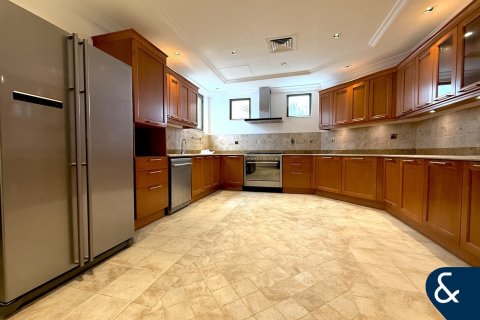 Villa in Garden Homes, Palm Jumeirah, Dubai 5 bedrooms, 127 sq.m. № 76371 - photo 9