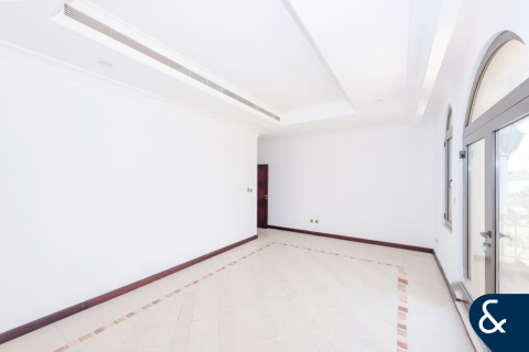 Villa in Garden Homes, Palm Jumeirah, Dubai 5 bedrooms, 127 sq.m. № 76371 - photo 4