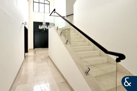 Villa in Garden Homes, Palm Jumeirah, Dubai 5 bedrooms, 127 sq.m. № 76371 - photo 11