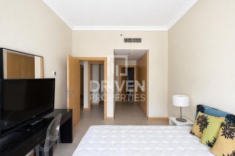 Apartment in Shoreline Apartments, Palm Jumeirah, Dubai 2 bedrooms, 185.53 sq.m. № 128557 - photo 7