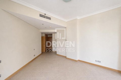 Apartment in Shoreline Apartments, Palm Jumeirah, Dubai 2 bedrooms, 185.53 sq.m. № 128557 - photo 10