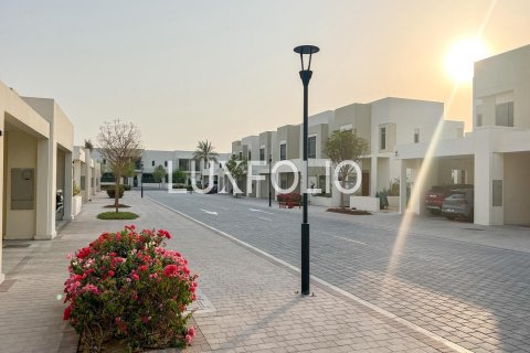 Townhouse in Noor Townhouses, Town Square, Dubai 4 bedrooms, 196 sq.m. № 45675 - photo 3