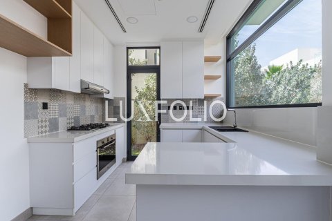 Townhouse in Jumeirah Golf Estates, Dubai 4 bedrooms, 322 sq.m. № 45677 - photo 3