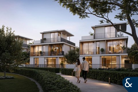 Villa in Dubai Investment Park, Dubai 4 bedrooms, 355 sq.m. № 75152 - photo 1