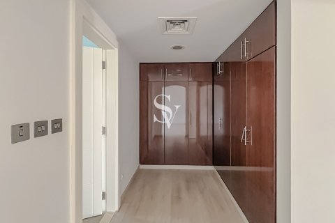 Снять в аренду виллу в Meadows, Дубай: 5 спален, 549м², № 99881 - фото 17