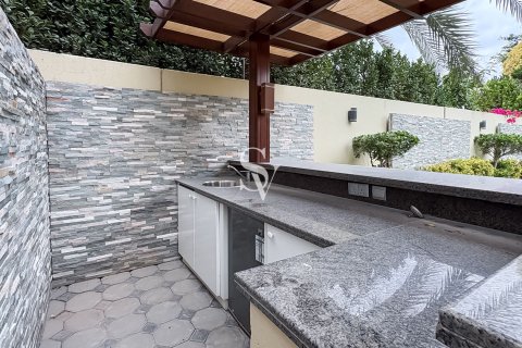 Снять в аренду виллу в Meadows, Дубай: 5 спален, 549м², № 99881 - фото 28