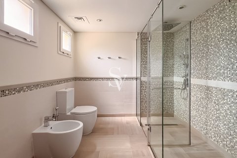 Снять в аренду виллу в Meadows, Дубай: 5 спален, 549м², № 99881 - фото 18