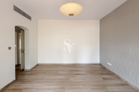 Снять в аренду виллу в Meadows, Дубай: 5 спален, 549м², № 99881 - фото 16