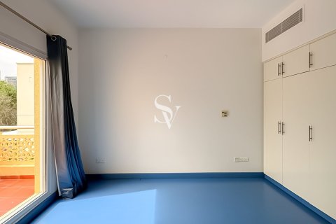 Снять в аренду виллу в Meadows, Дубай: 5 спален, 549м², № 99881 - фото 21