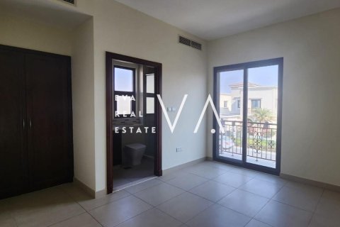 Villa à Dubai, 5 chambres, 431.99 m², № 52727 - photo 8