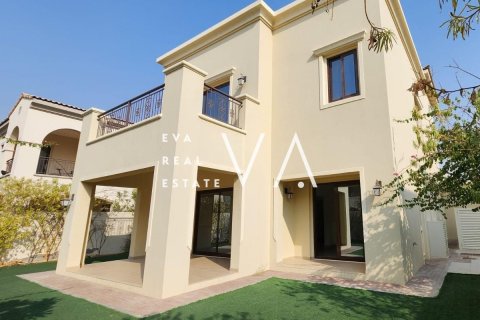 Villa à Dubai, 5 chambres, 431.99 m², № 52727 - photo 1