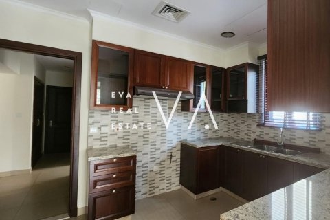 Villa à Dubai, 5 chambres, 431.99 m², № 52727 - photo 3