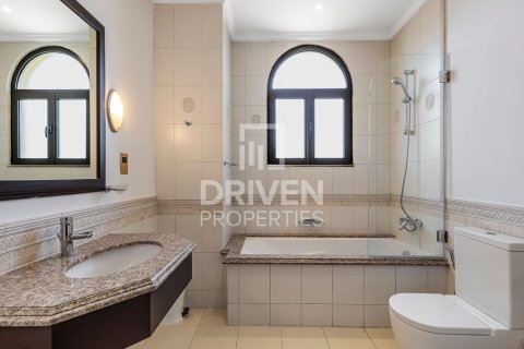 Villa in Garden Homes, Palm Jumeirah, Dubai 4 bedrooms, 465 sq.m. № 20673 - photo 12