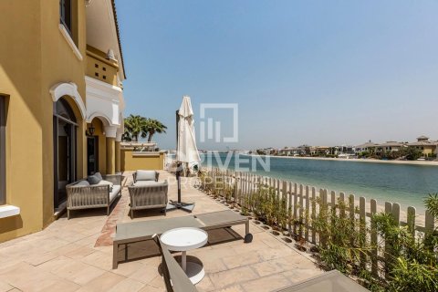 Villa in Garden Homes, Palm Jumeirah, Dubai 4 bedrooms, 465 sq.m. № 20673 - photo 15