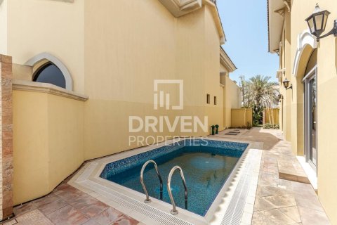 Villa in Garden Homes, Palm Jumeirah, Dubai 4 bedrooms, 465 sq.m. № 20673 - photo 10