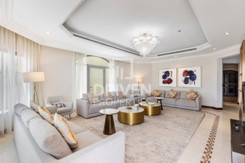 Villa in Garden Homes, Palm Jumeirah, Dubai 4 bedrooms, 465 sq.m. № 20673 - photo 1