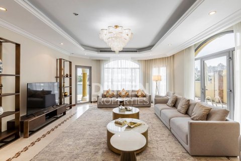 Villa in Garden Homes, Palm Jumeirah, Dubai 4 bedrooms, 465 sq.m. № 20673 - photo 3