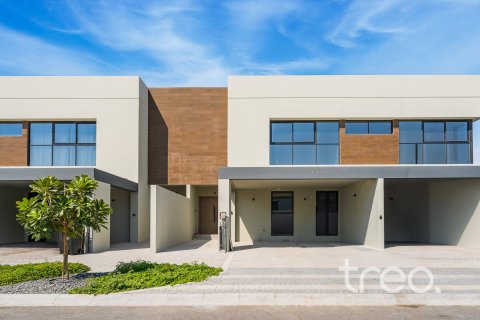 Таунхаус в Дубае, 3 спальни, 289.95м², № 119477