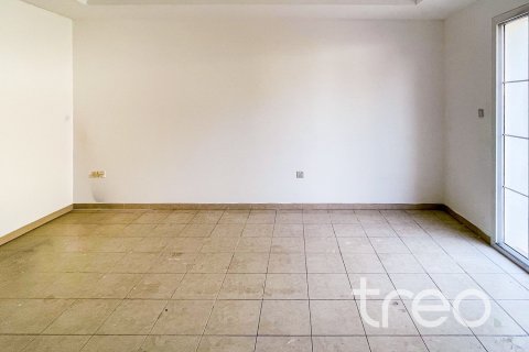 Villa en Arabian Ranches, Dubai, 2 dormitorios, 167.23 m², № 119478 - foto 5
