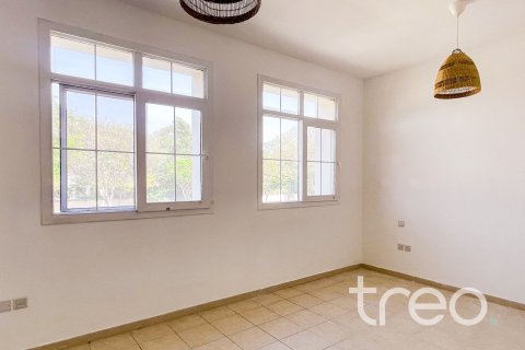 Villa en Arabian Ranches, Dubai, 2 dormitorios, 167.23 m², № 119478 - foto 14
