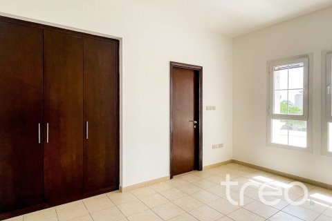 Villa en Arabian Ranches, Dubai, 2 dormitorios, 167.23 m², № 119478 - foto 18