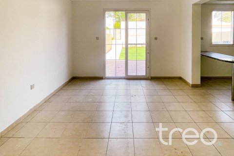Villa en Arabian Ranches, Dubai, 2 dormitorios, 167.23 m², № 119478 - foto 3