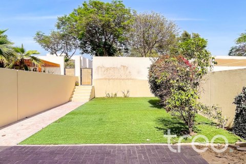Villa en Arabian Ranches, Dubai, 2 dormitorios, 167.23 m², № 119478 - foto 2