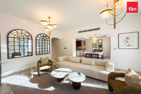 فيلا في دبي 4 غرف نوم, 266.1 م² رقم 76971 - صورة 2