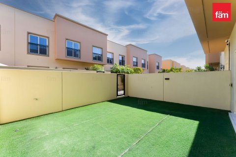 Снять в аренду таунхаус в Дубае: 3 спальни, 164.8м², № 76970 - фото 6