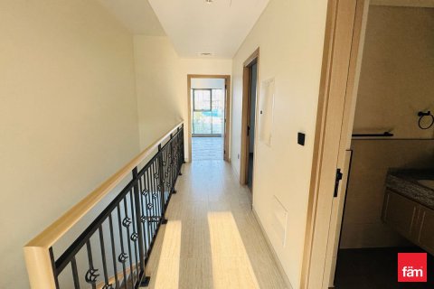 Снять в аренду таунхаус в Дубае: 4 спальни, 211.5м², № 76985 - фото 5