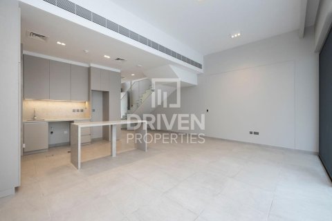 Adosado en Mohammed Bin Rashid City, Dubai, 4 dormitorios, 436.55 m², № 141014 - foto 2