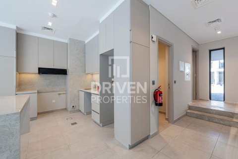 Adosado en Mohammed Bin Rashid City, Dubai, 4 dormitorios, 436.55 m², № 141014 - foto 3