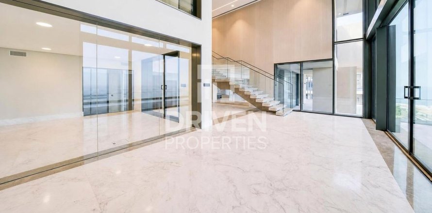 Apartment in The Crescent, Palm Jumeirah, Dubai 4 bedrooms, 598.76 sq.m. № 141013