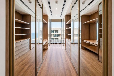 Apartment in The Crescent, Palm Jumeirah, Dubai 4 bedrooms, 598.76 sq.m. № 141013 - photo 7