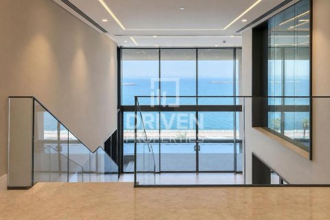 Apartment in The Crescent, Palm Jumeirah, Dubai 4 bedrooms, 598.76 sq.m. № 141013 - photo 2