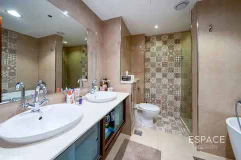 Apartment in Dubai Marina, Dubai 2 bedrooms, 129 sq.m. № 122440 - photo 12