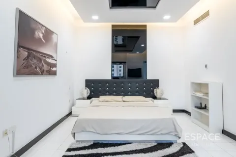 Apartment in Jumeirah Beach Residence, Dubai 1 bedroom, 136 sq.m. № 122442 - photo 12