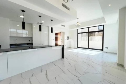 Adosado en Mohammed Bin Rashid City, Dubai, 4 dormitorios, 293 m², № 57107 - foto 1