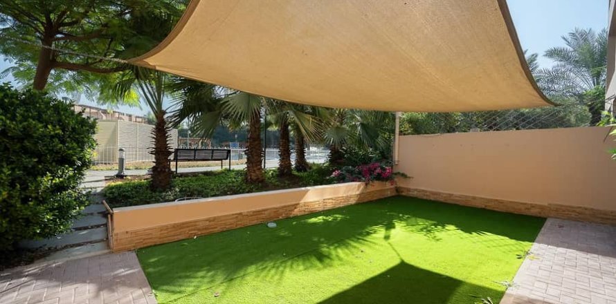 Adosado en Jumeirah Islands, Dubai, 4 dormitorios, 312 m², № 57105