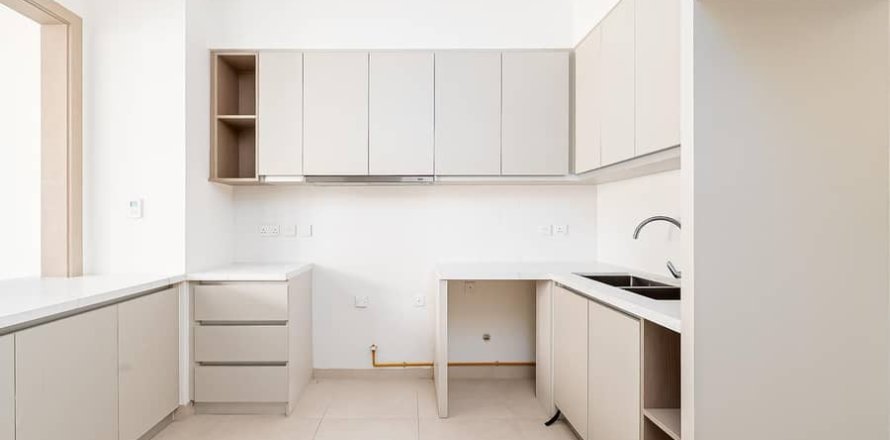 Adosado en Al Furjan, Dubai, 3 dormitorios, 254 m², № 57103