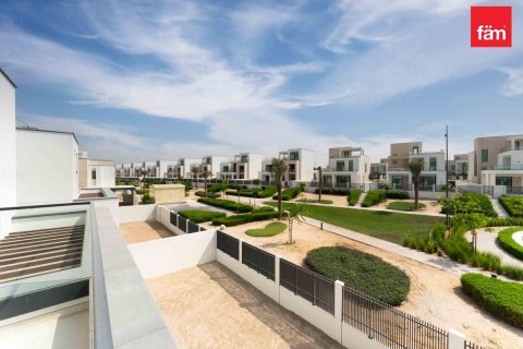 Villa in Dubai 4 bedrooms, 458.7 sq.m. № 67349 - photo 7