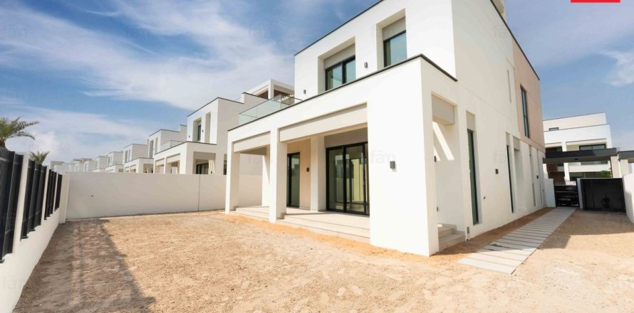 Villa in Dubai 4 bedrooms, 458.7 sq.m. № 67349