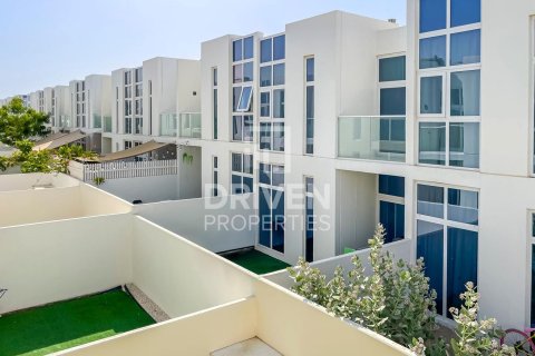 Villa in Dubai 4 bedrooms, 151.8 sq.m. № 136587 - photo 12