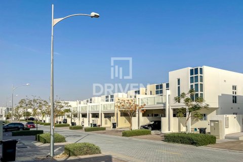 Villa in Dubai 4 bedrooms, 151.8 sq.m. № 136587 - photo 14