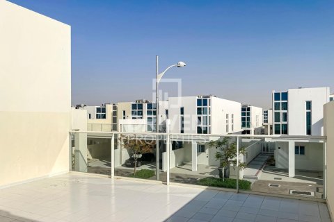 Villa in Dubai 4 bedrooms, 151.8 sq.m. № 136587 - photo 7