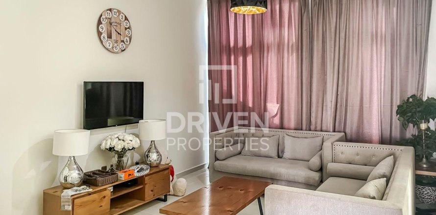 Villa in Dubai 4 bedrooms, 151.8 sq.m. № 136587