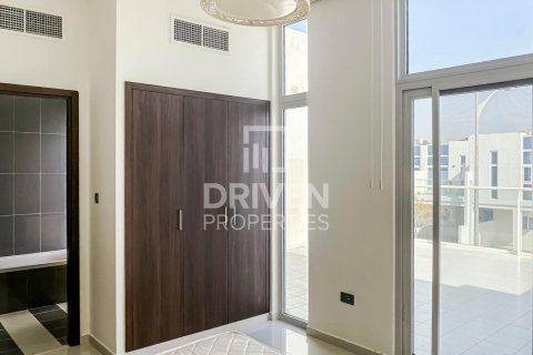 Villa in Dubai 4 bedrooms, 151.8 sq.m. № 136587 - photo 5