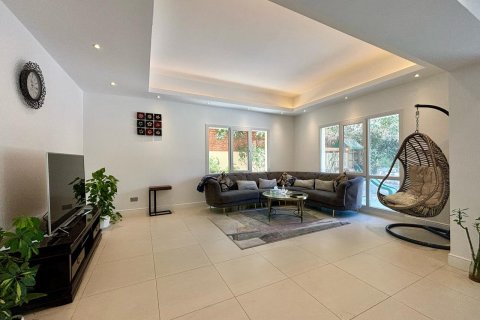 Villa en Dubai, 4 dormitorios, 540 m², № 38505 - foto 19