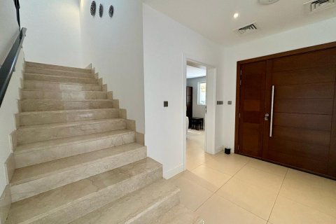 Villa en Dubai, 4 dormitorios, 540 m², № 38505 - foto 23