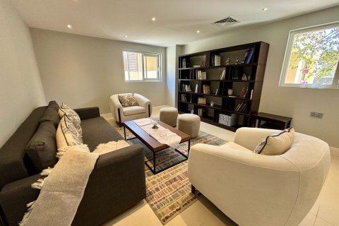 Villa en Dubai, 4 dormitorios, 540 m², № 38505 - foto 2